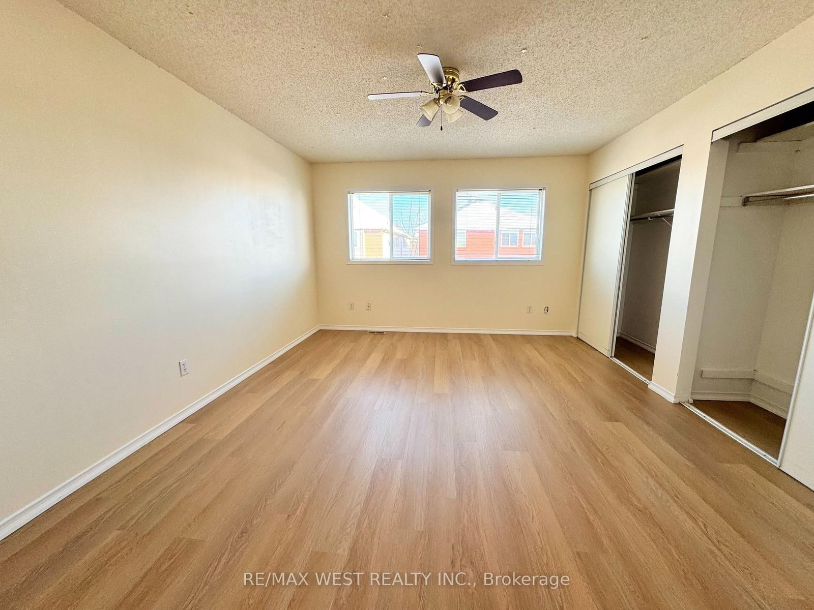 Semi-Detached House for sale at 269 Pressed Brick Drive, Brampton, Ontario, L6V 4L2 - Brampton North - MLS: W12894594