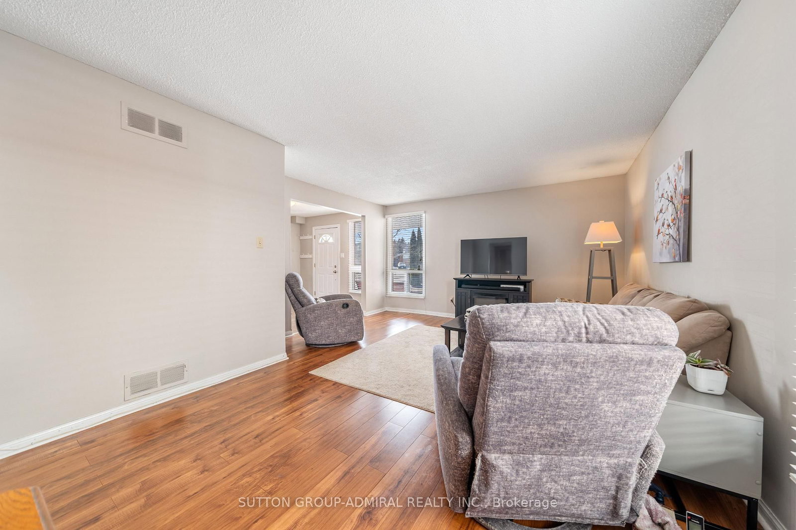 Detached House for sale at 195 Ridge Road, Caledon, Ontario, L7E 4V8 - Bolton West - MLS: W12894736