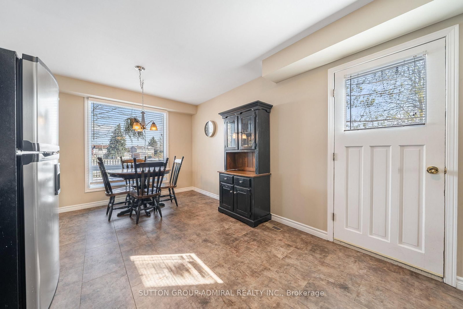 Detached House for sale at 195 Ridge Road, Caledon, Ontario, L7E 4V8 - Bolton West - MLS: W12894736