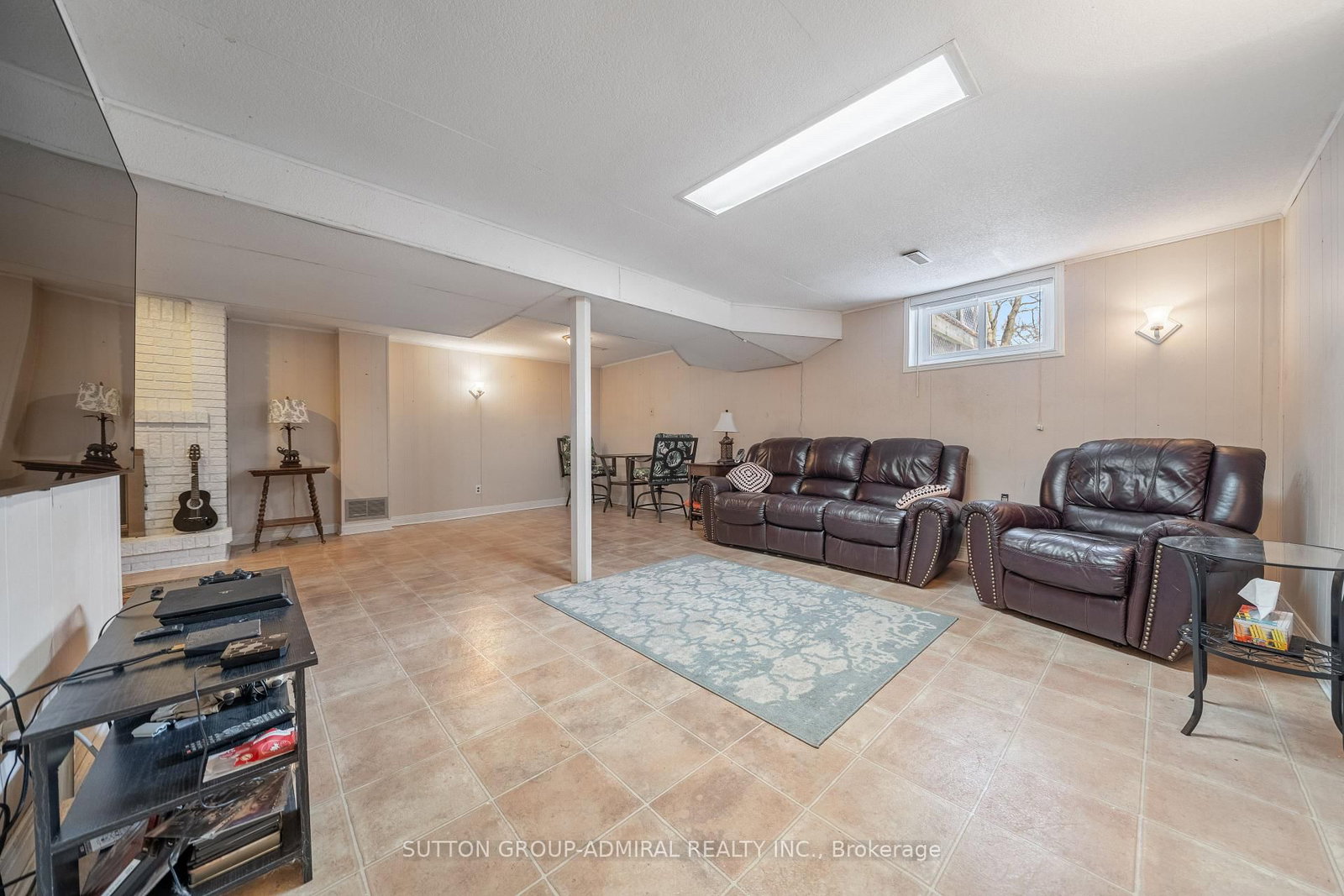 Detached House for sale at 195 Ridge Road, Caledon, Ontario, L7E 4V8 - Bolton West - MLS: W12894736