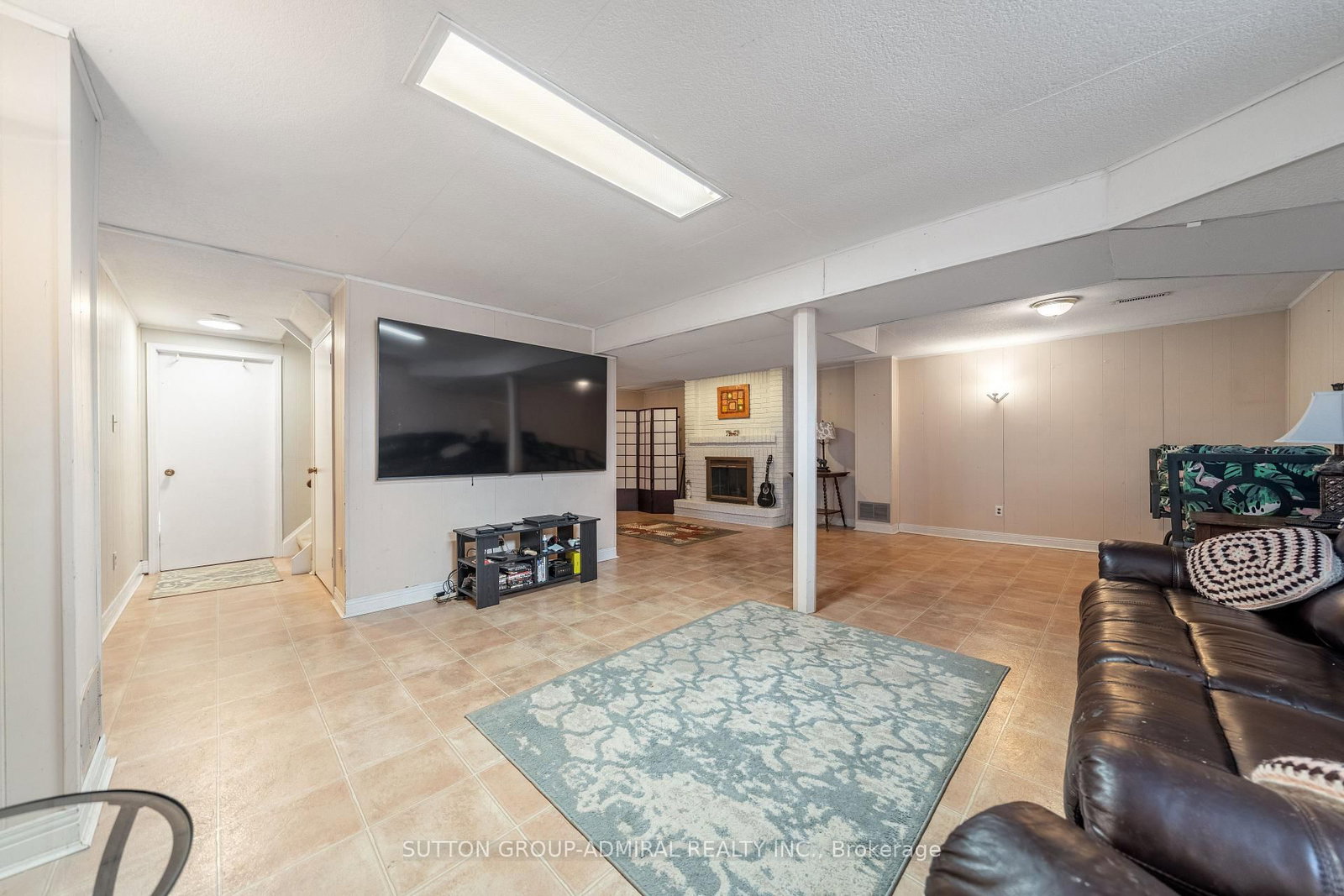 Detached House for sale at 195 Ridge Road, Caledon, Ontario, L7E 4V8 - Bolton West - MLS: W12894736