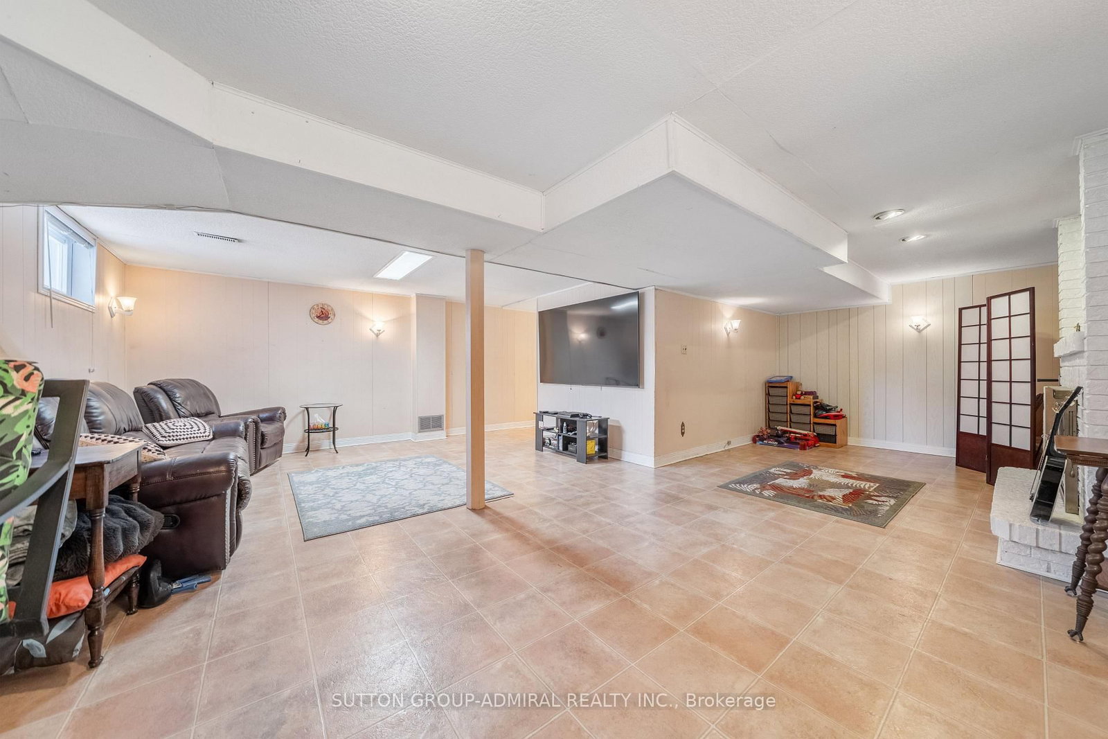 Detached House for sale at 195 Ridge Road, Caledon, Ontario, L7E 4V8 - Bolton West - MLS: W12894736