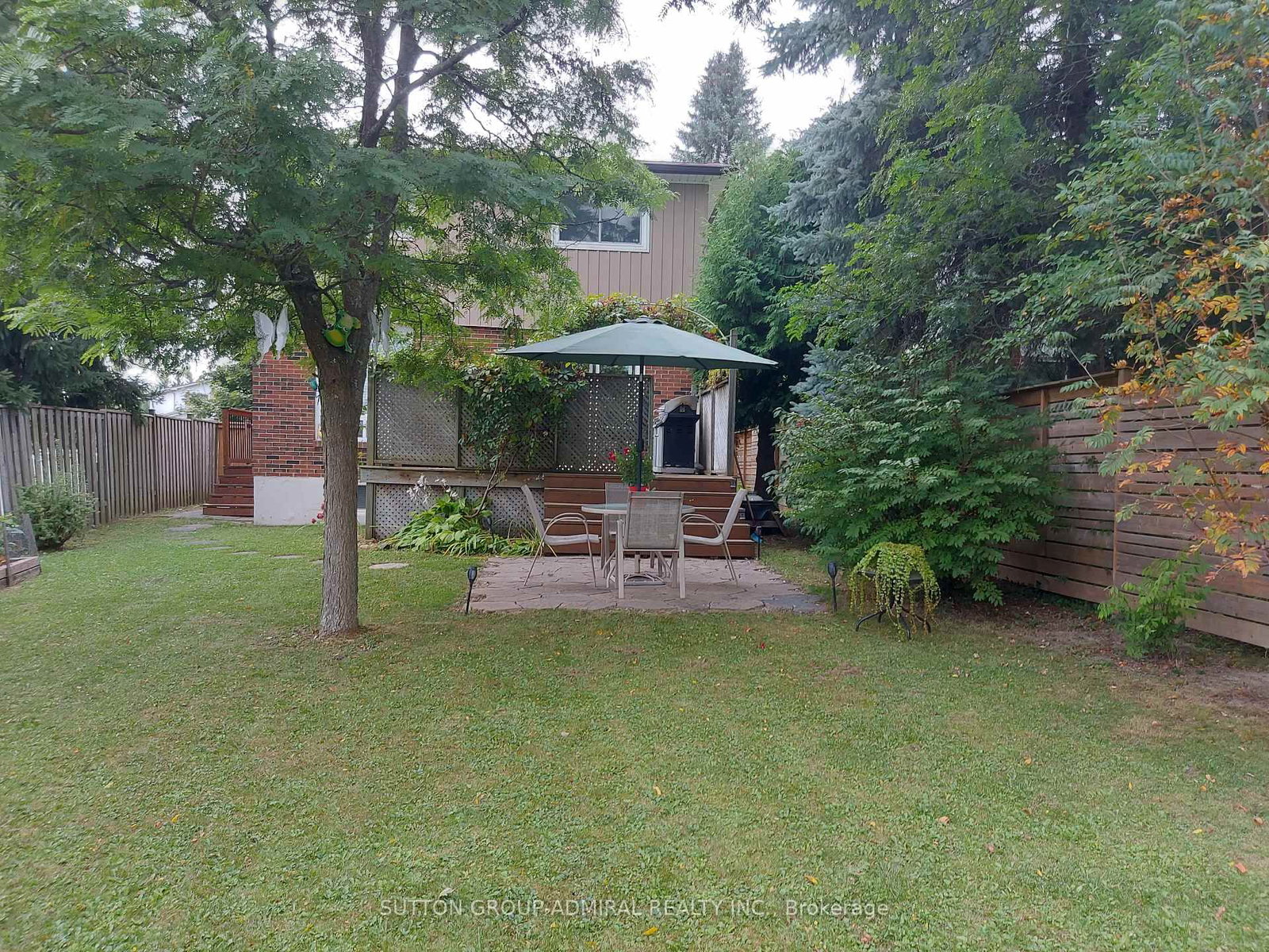 Detached House for sale at 195 Ridge Road, Caledon, Ontario, L7E 4V8 - Bolton West - MLS: W12894736