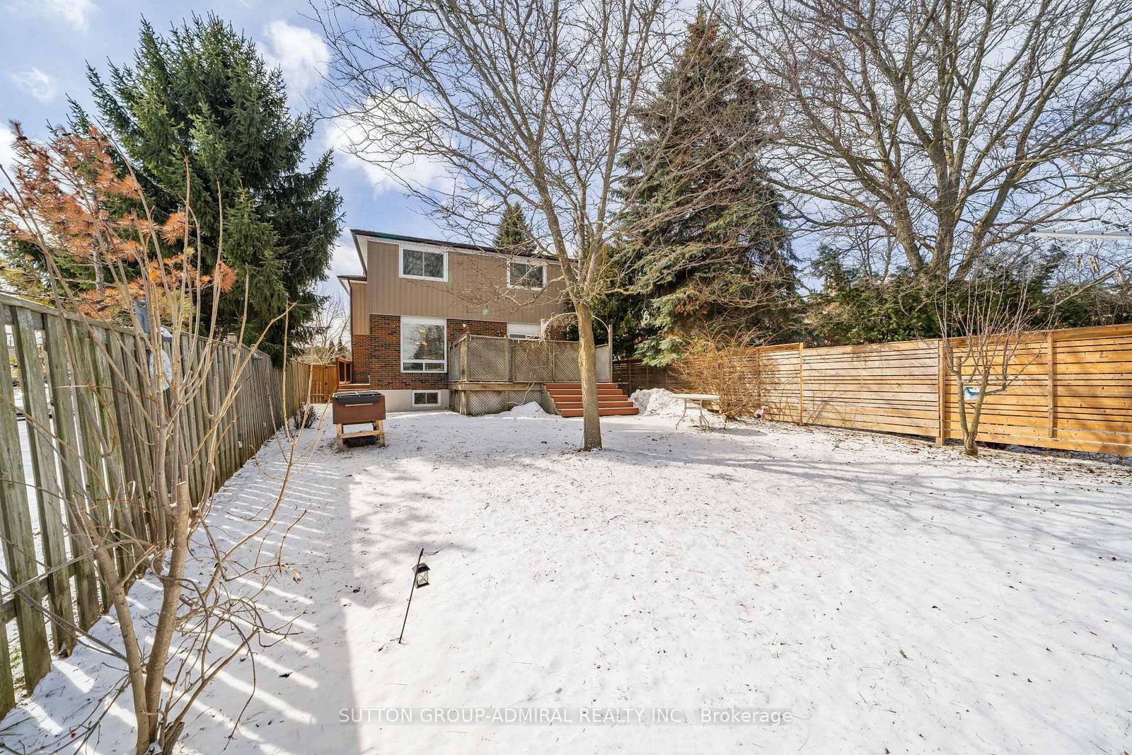 Detached House for sale at 195 Ridge Road, Caledon, Ontario, L7E 4V8 - Bolton West - MLS: W12894736