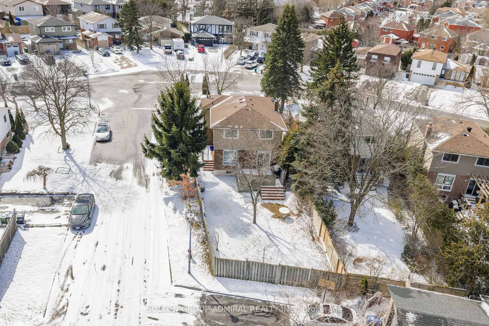 Detached House for sale at 195 Ridge Road, Caledon, Ontario, L7E 4V8 - Bolton West - MLS: W12894736