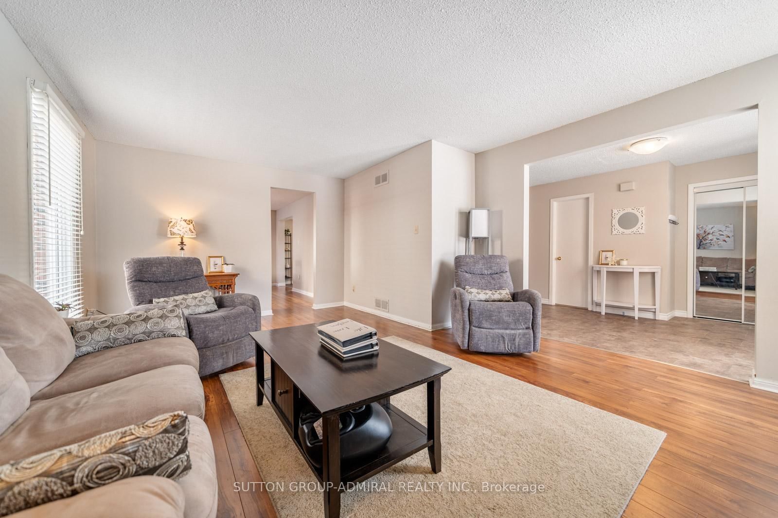 Detached House for sale at 195 Ridge Road, Caledon, Ontario, L7E 4V8 - Bolton West - MLS: W12894736