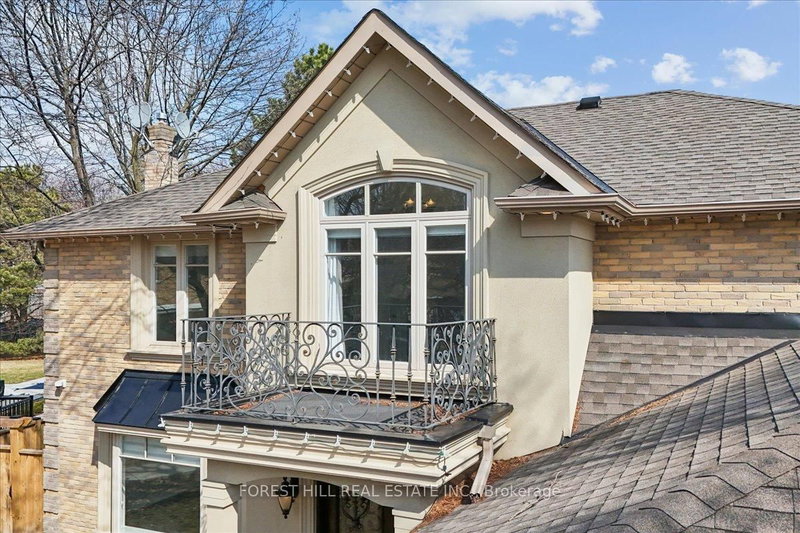 2579 Kenna Crt, Mississauga, L5K 2K4 | Image 2