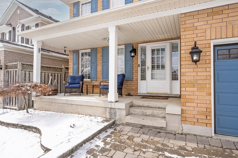 599 Caverhill Cres, Milton, L9T 5K1 | Image 2