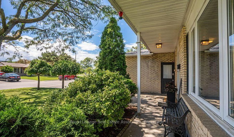 1 Esplanade Rd, Brampton, L6T 2C6 | Image 2