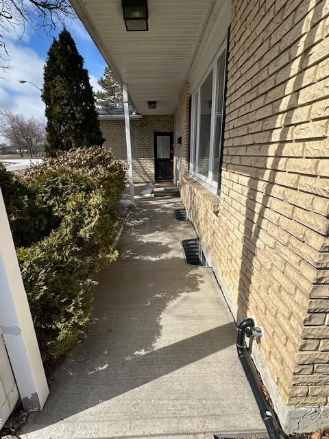 1 Esplanade Rd, Brampton, L6T 2C6 | Image 3