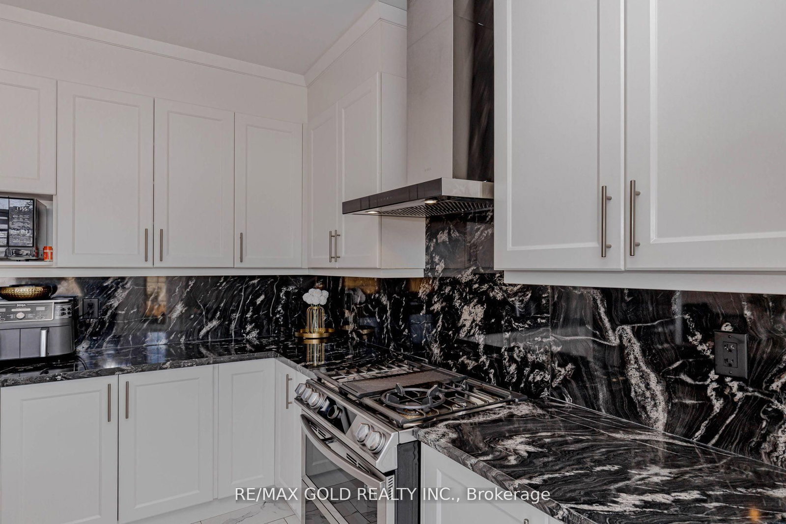 Detached House for sale at 18 Branigan Crescent, Halton Hills, Ontario, L7G 0N2 - Georgetown - MLS: W12895312