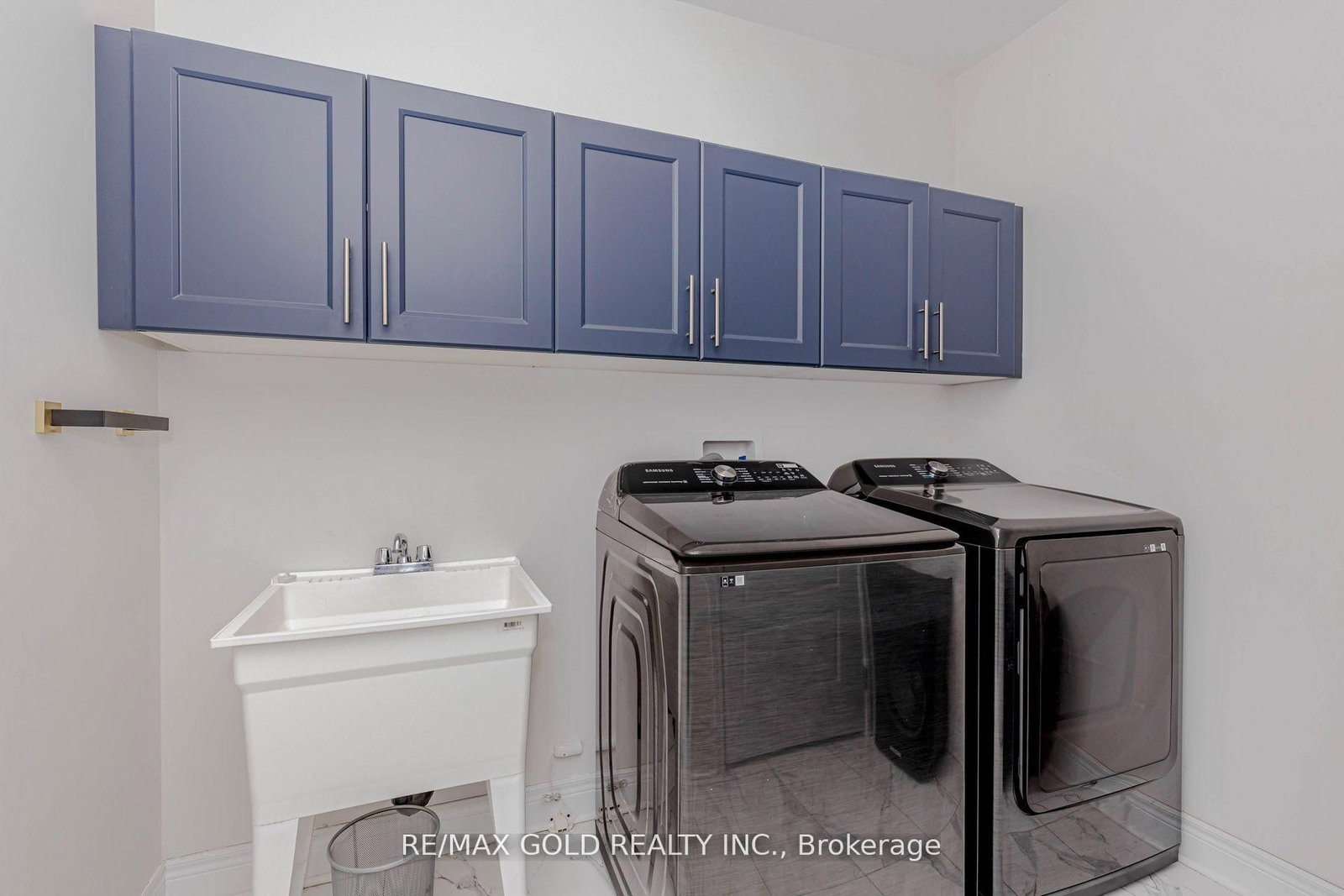 Detached House for sale at 18 Branigan Crescent, Halton Hills, Ontario, L7G 0N2 - Georgetown - MLS: W12895312