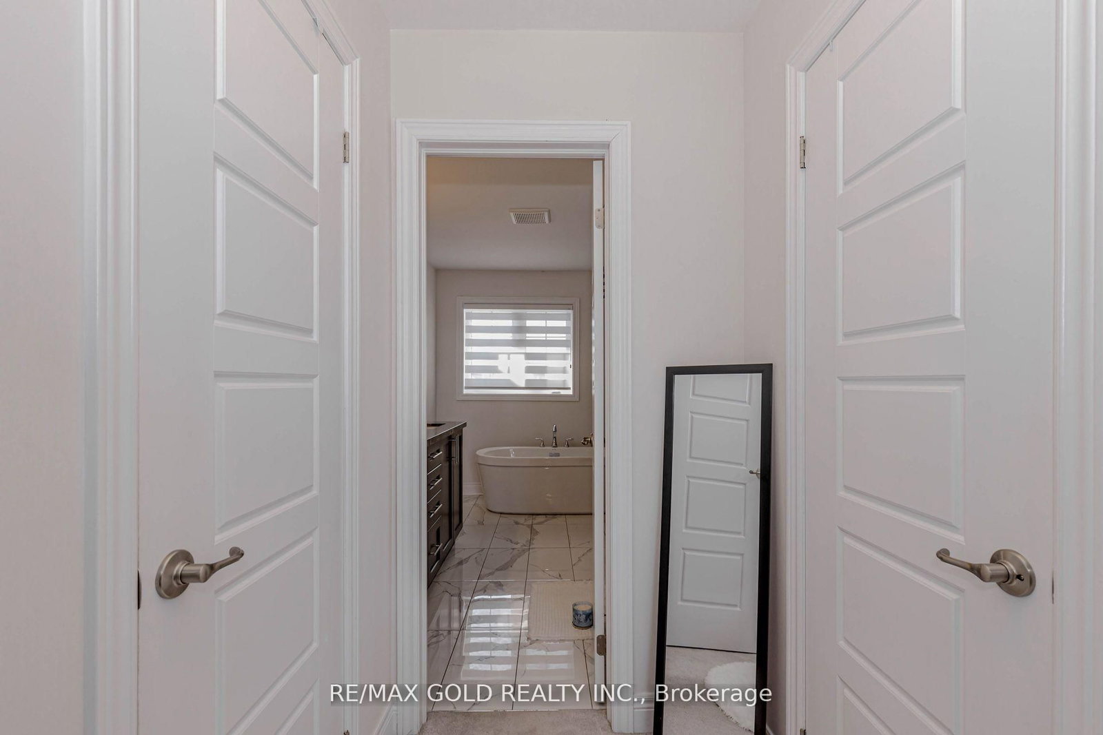 Detached House for sale at 18 Branigan Crescent, Halton Hills, Ontario, L7G 0N2 - Georgetown - MLS: W12895312