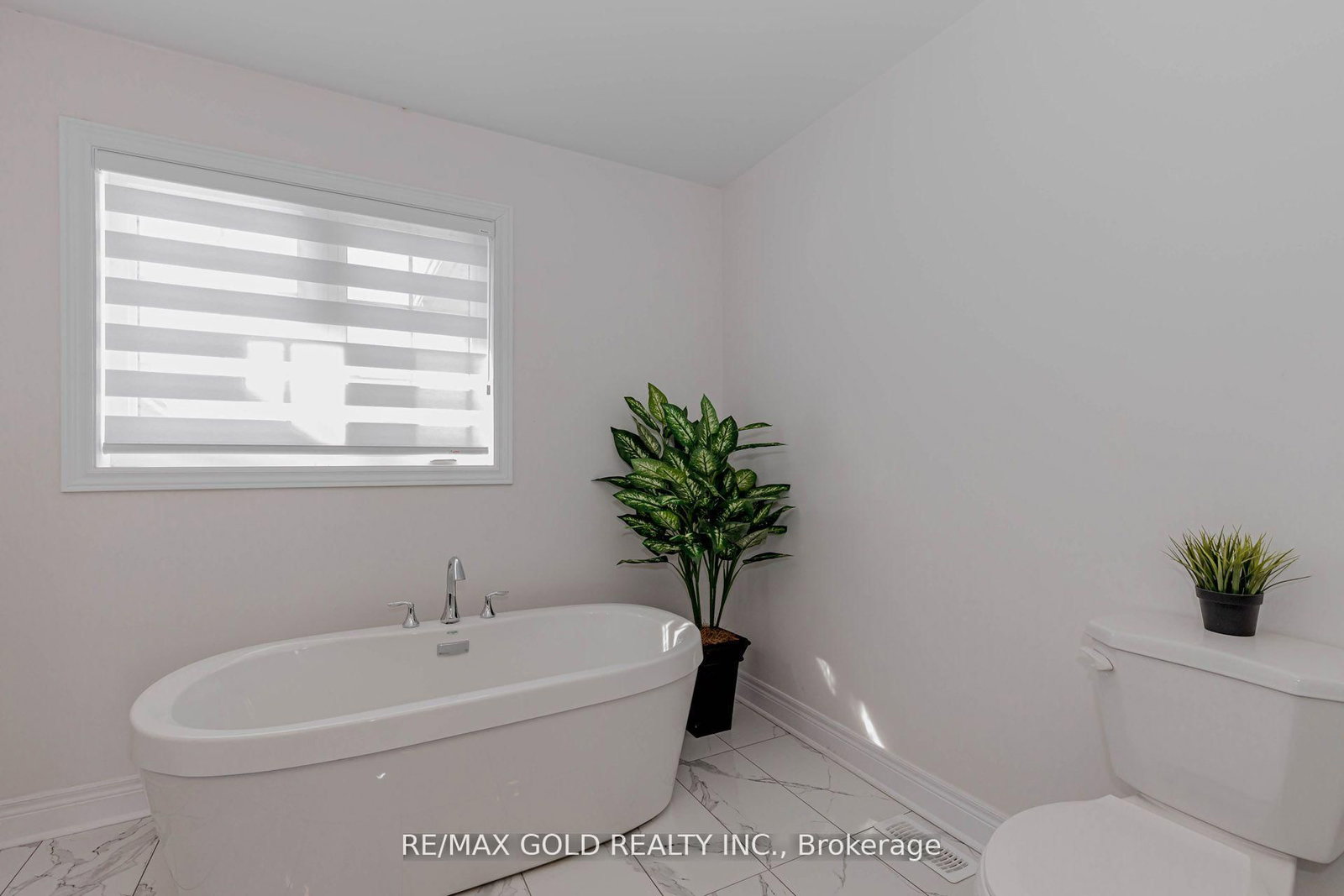 Detached House for sale at 18 Branigan Crescent, Halton Hills, Ontario, L7G 0N2 - Georgetown - MLS: W12895312