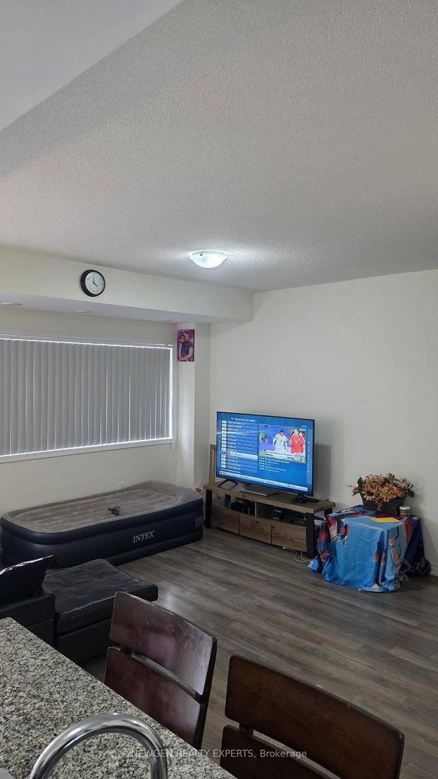 11 - 230 Lagerfeld Drive