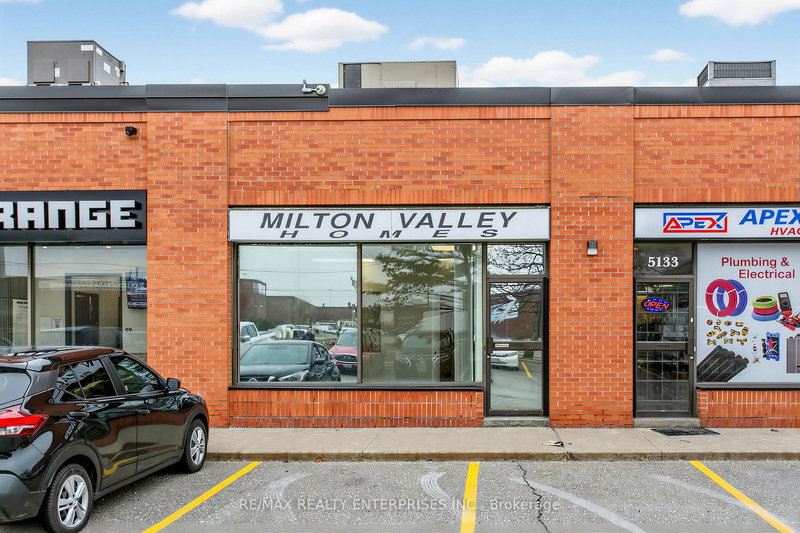 5135 Tomken Rd, Mississauga, L4W 1P1 | Image 2