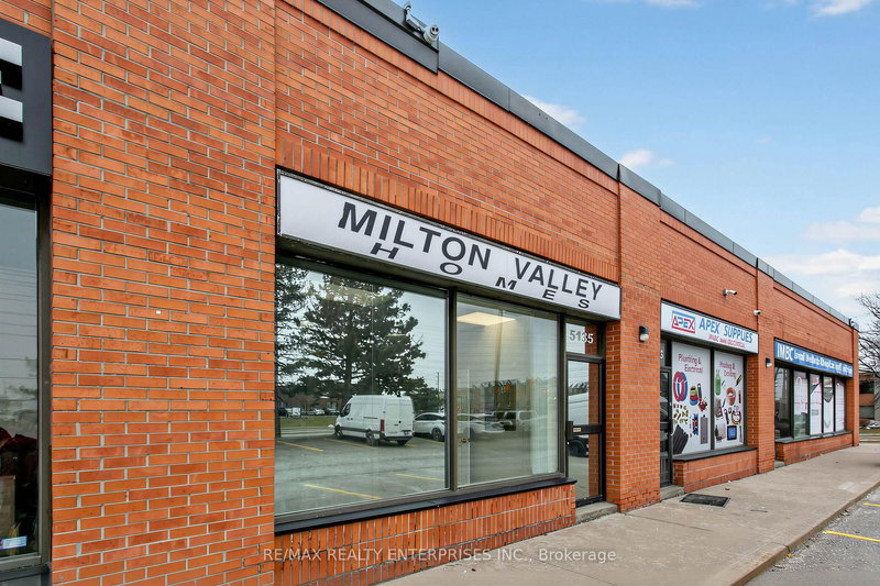 5135 Tomken Rd, Mississauga, L4W 1P1 | Image 3