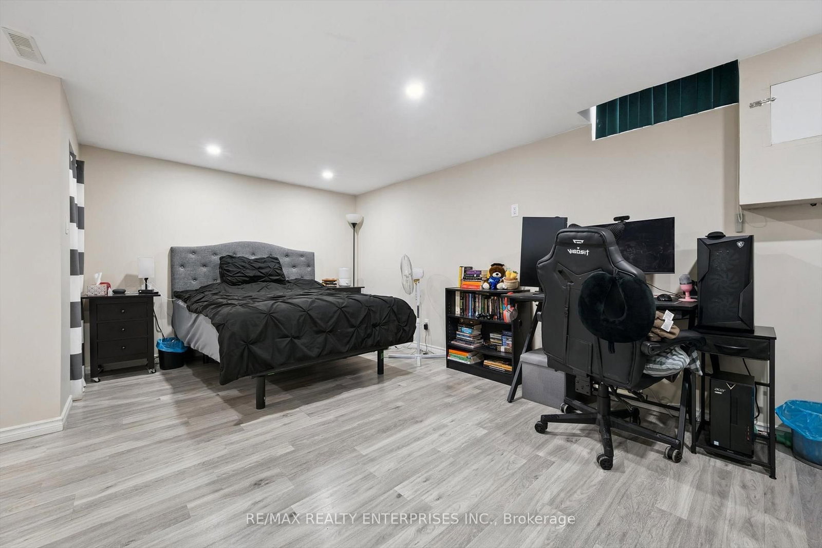 Townhouse for sale at 70-105 Hansen Road, Brampton, Ontario, L6V 3C9 - Madoc - MLS: W12895908