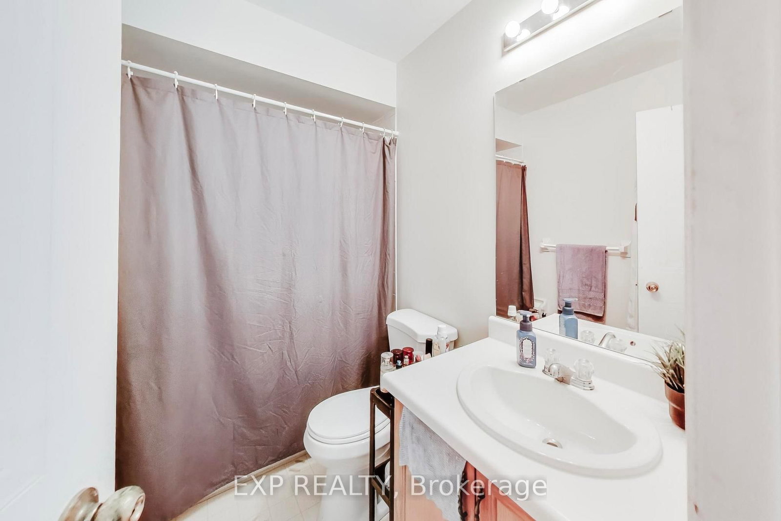 Townhouse for sale at 83 Wickstead Court, Brampton, Ontario, L6R 1N8 - Sandringham-Wellington - MLS: W12895974