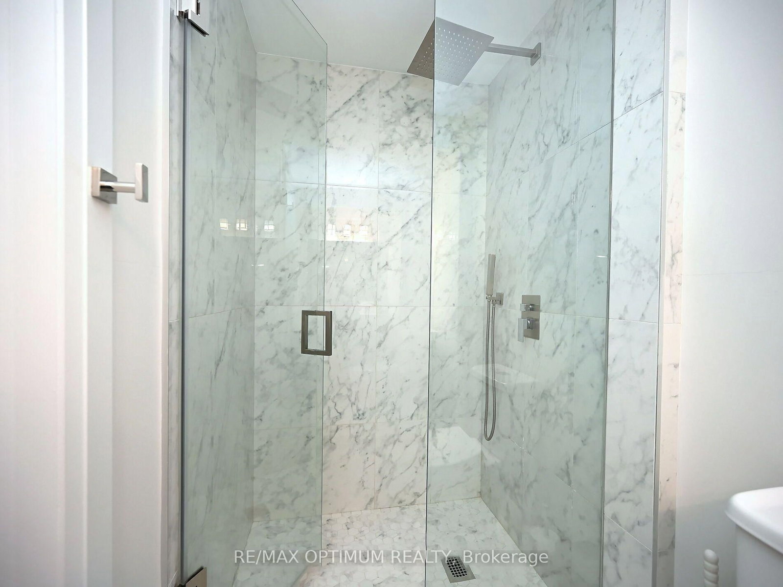 Detached House for sale at 28 Fallharvest Avenue, Brampton, Ontario, L6Y 0P2 - Bram West - MLS: W12896156