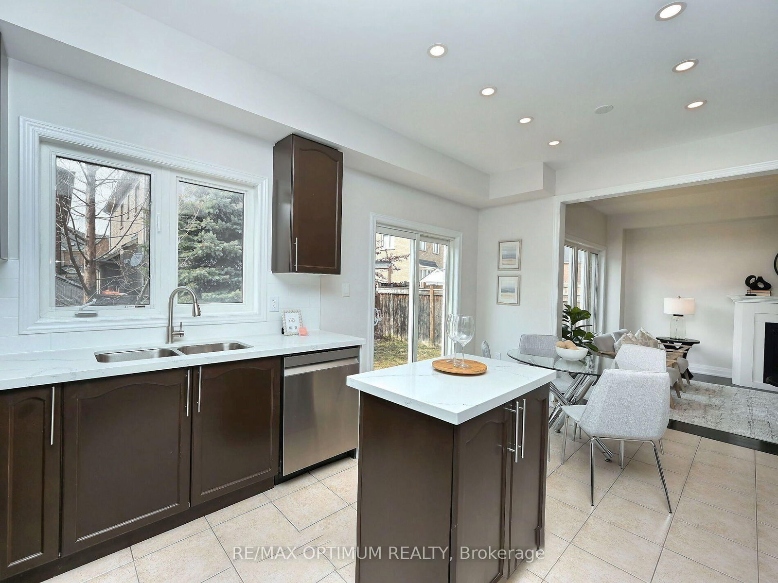 Detached House for sale at 28 Fallharvest Avenue, Brampton, Ontario, L6Y 0P2 - Bram West - MLS: W12896156