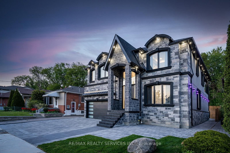 3 Bonnyview Dr, Toronto, M8Y 3G5 | Image 2