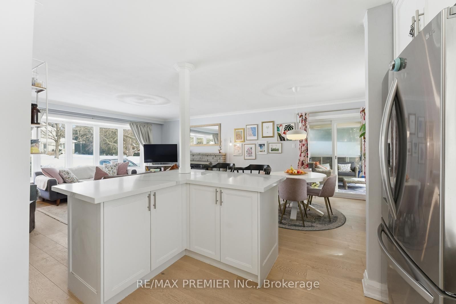 Detached House for sale at 368 Lees Lane, Oakville, Ontario, L6L 4S5 - West - MLS: W12896508