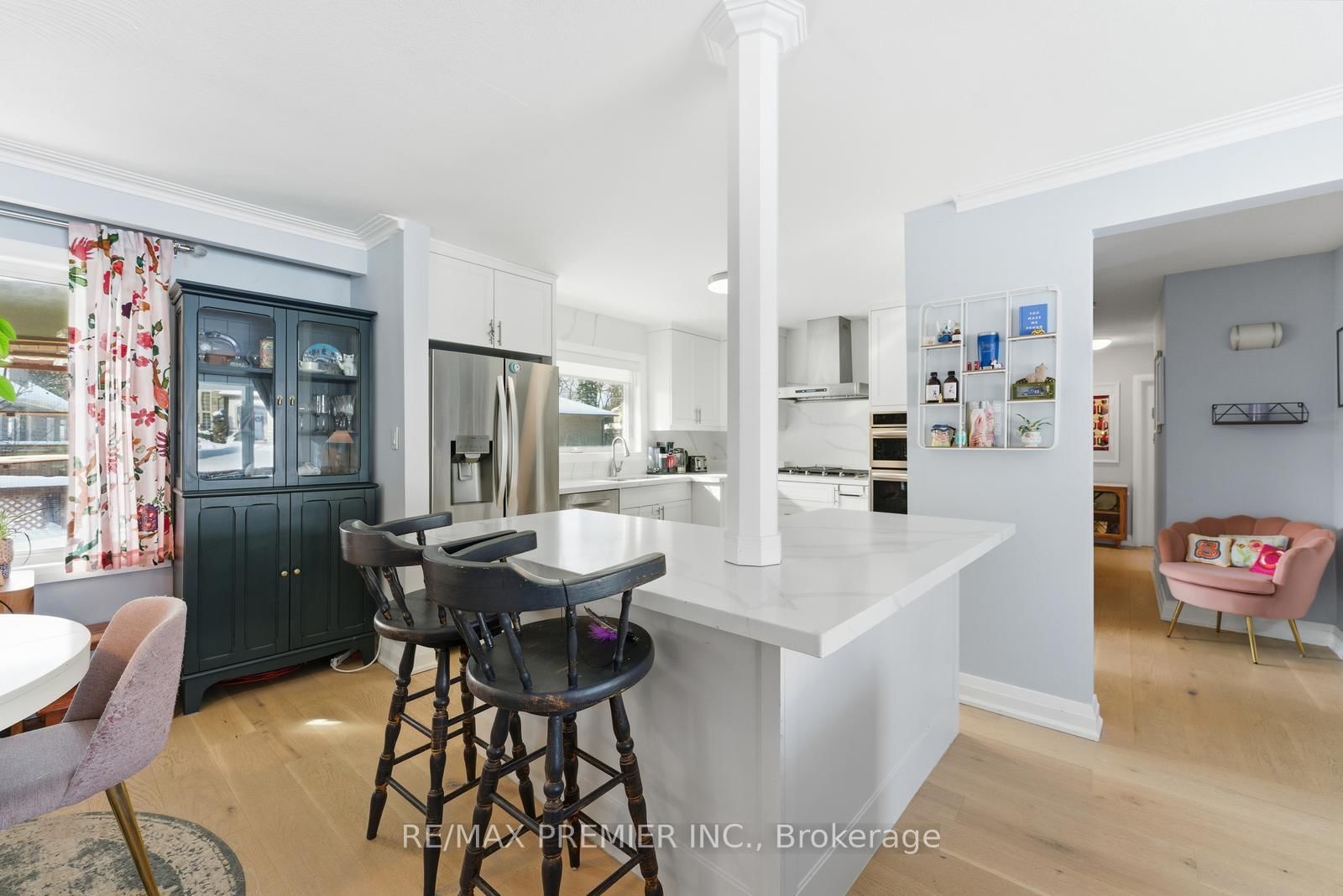 Detached House for sale at 368 Lees Lane, Oakville, Ontario, L6L 4S5 - West - MLS: W12896508