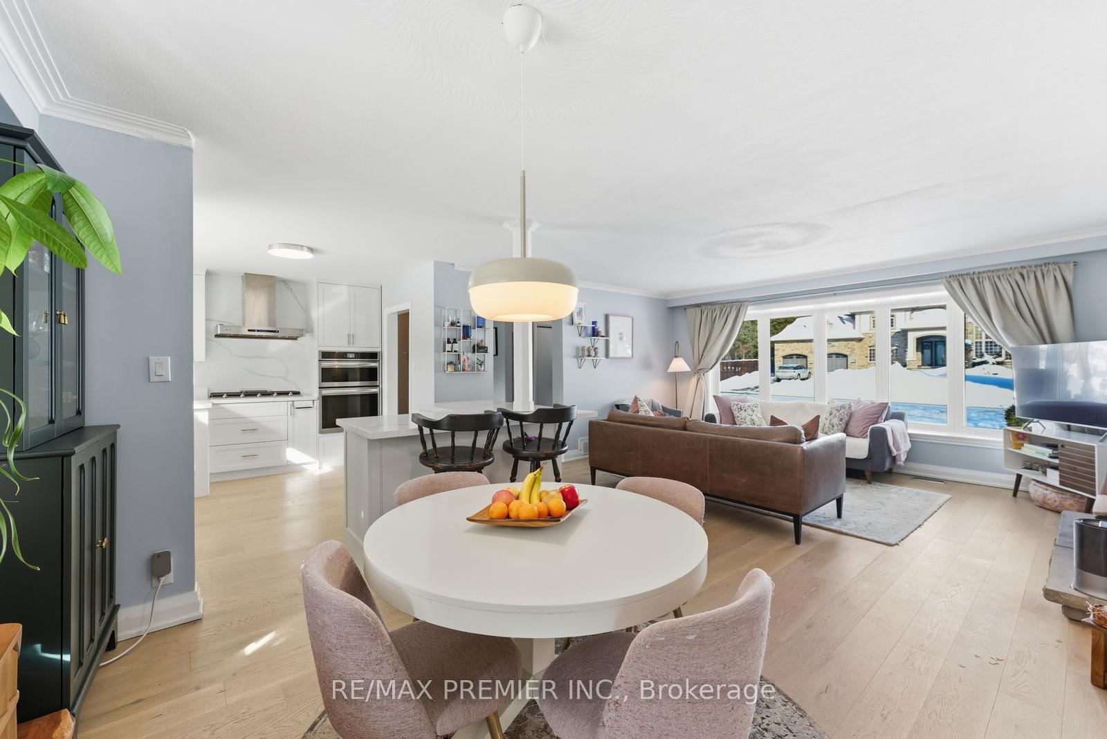 Detached House for sale at 368 Lees Lane, Oakville, Ontario, L6L 4S5 - West - MLS: W12896508