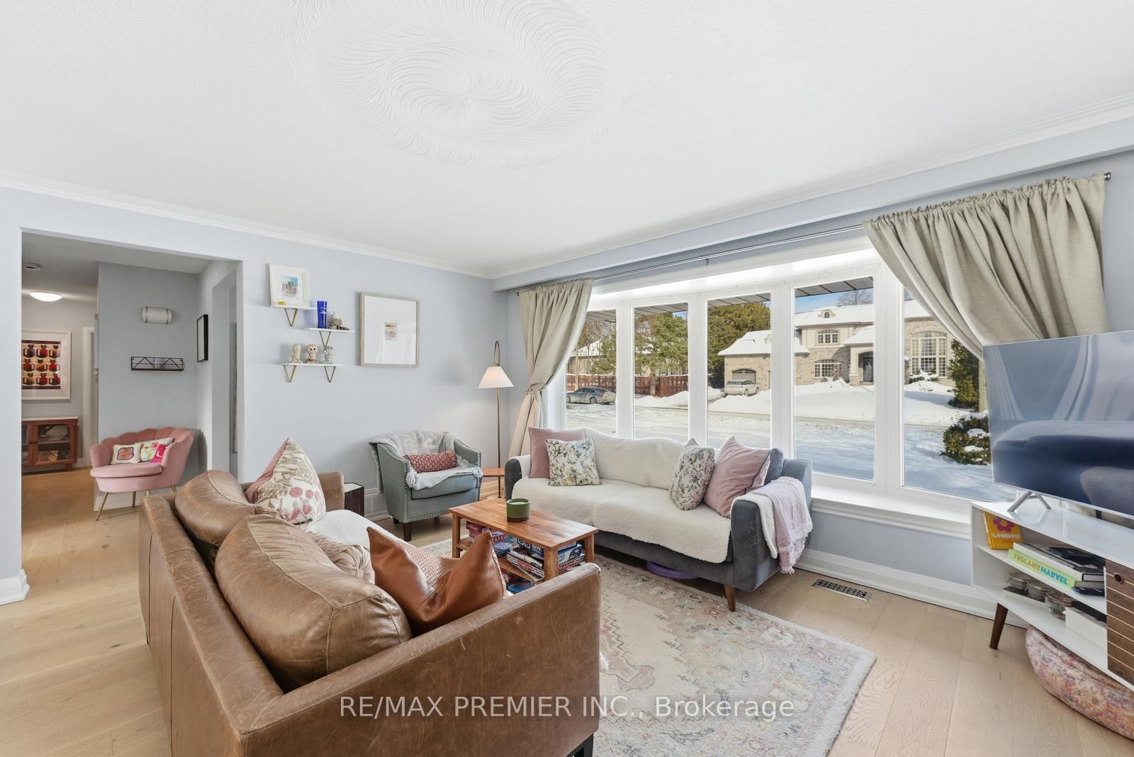 Detached House for sale at 368 Lees Lane, Oakville, Ontario, L6L 4S5 - West - MLS: W12896508