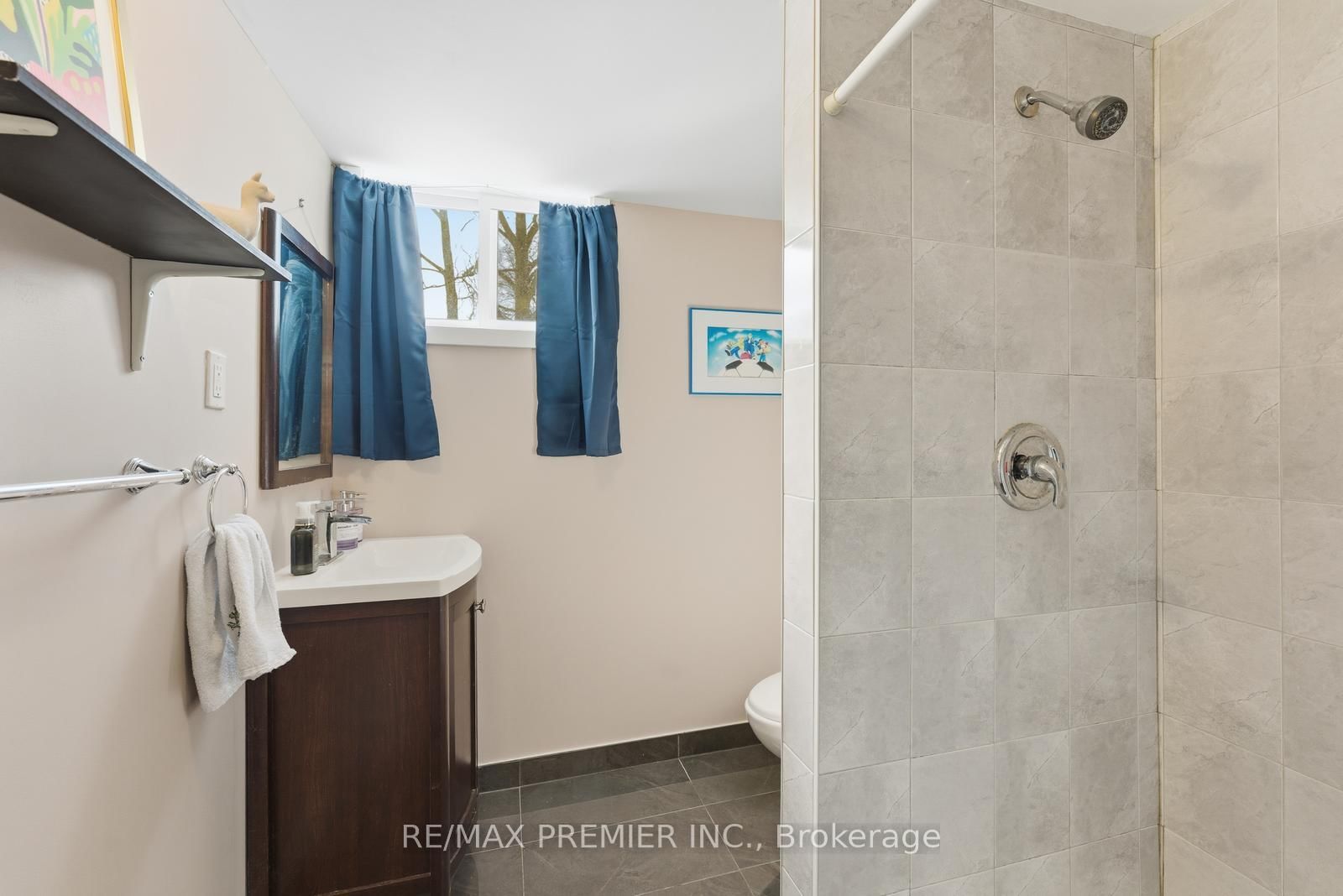 Detached House for sale at 368 Lees Lane, Oakville, Ontario, L6L 4S5 - West - MLS: W12896508