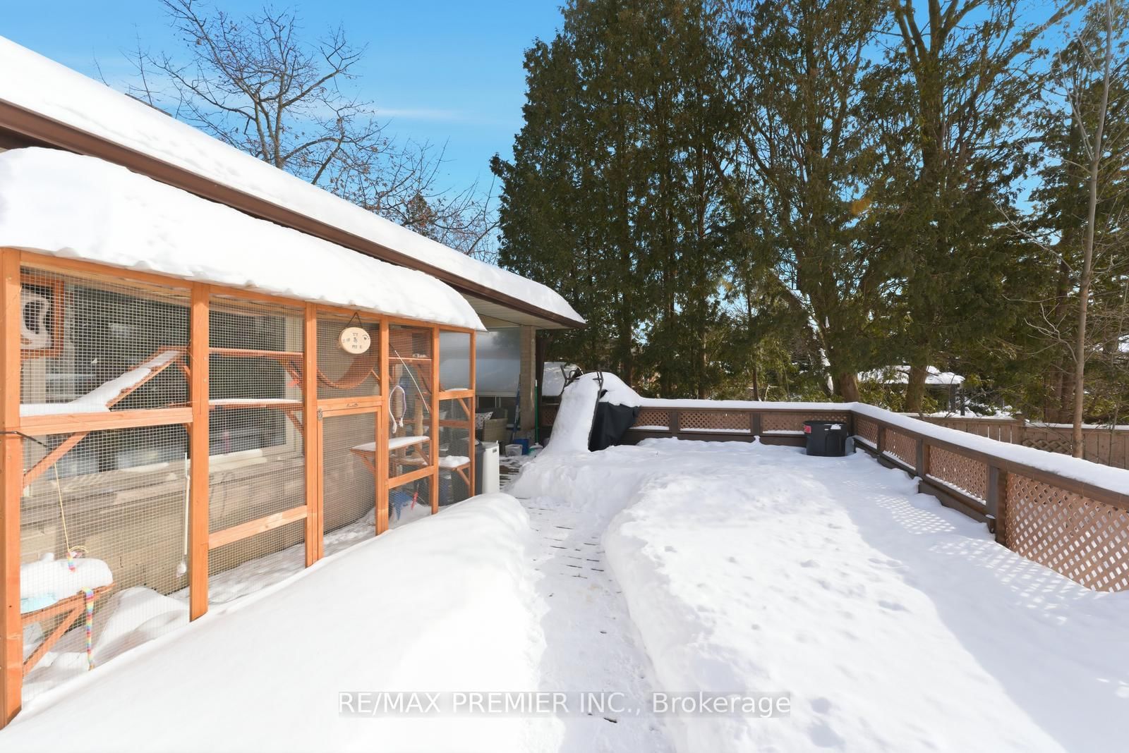 Detached House for sale at 368 Lees Lane, Oakville, Ontario, L6L 4S5 - West - MLS: W12896508