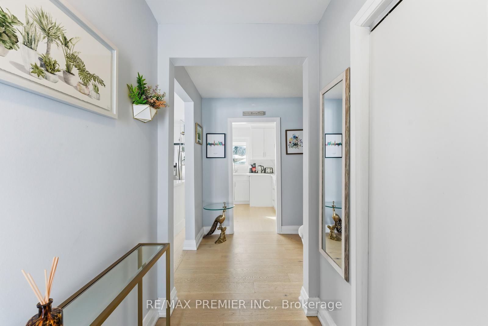 Detached House for sale at 368 Lees Lane, Oakville, Ontario, L6L 4S5 - West - MLS: W12896508