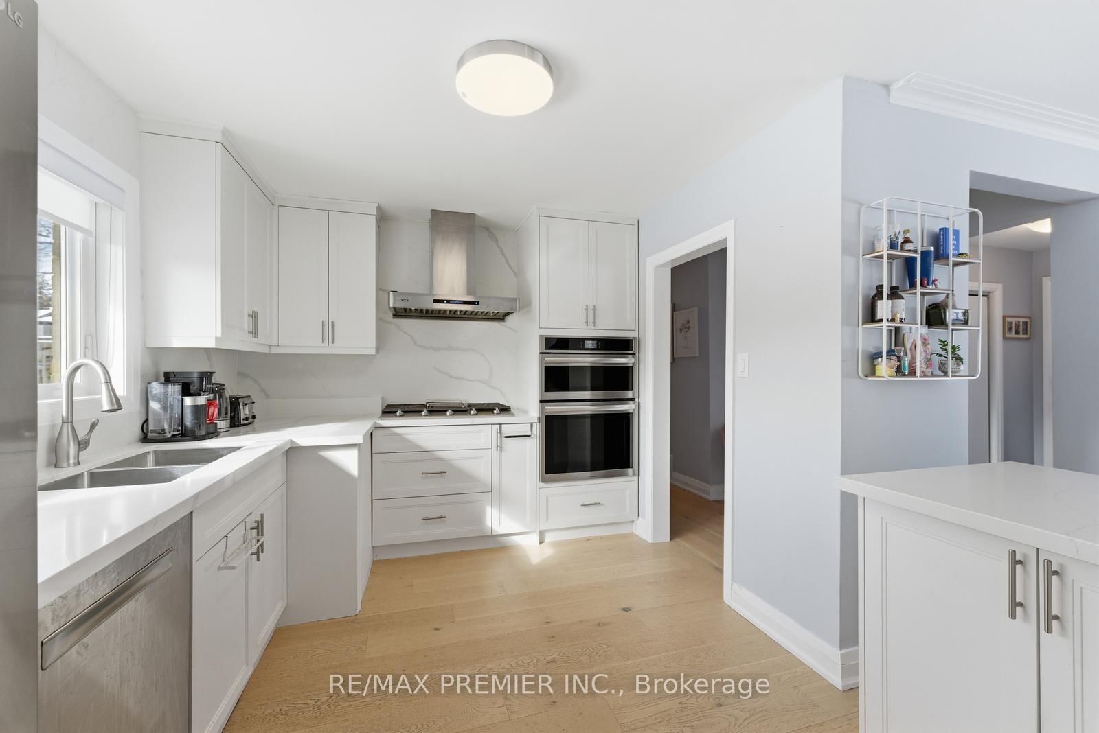 Detached House for sale at 368 Lees Lane, Oakville, Ontario, L6L 4S5 - West - MLS: W12896508