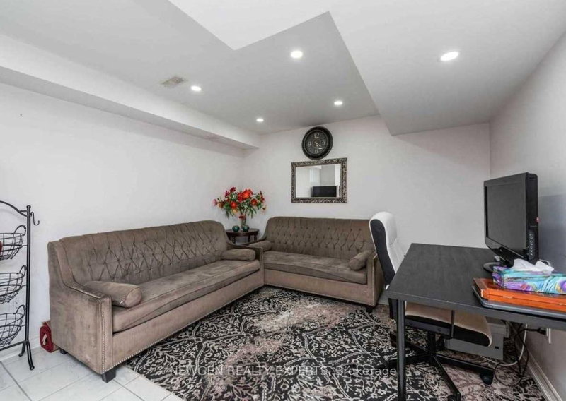 24 Thornapple (Basement) St, Brampton, L6R 3X2 | Image 3