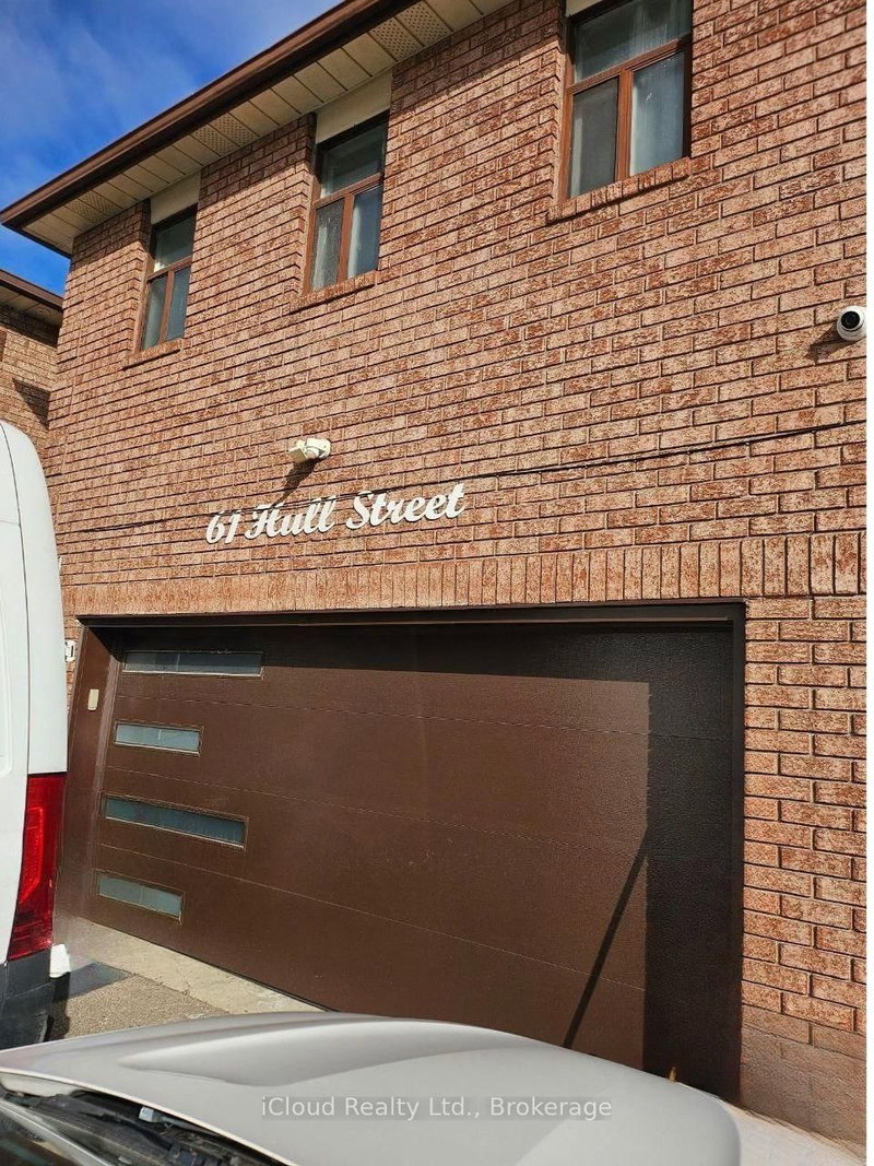 61 Hull St, Mississauga, L4T 1C9 | Image 2