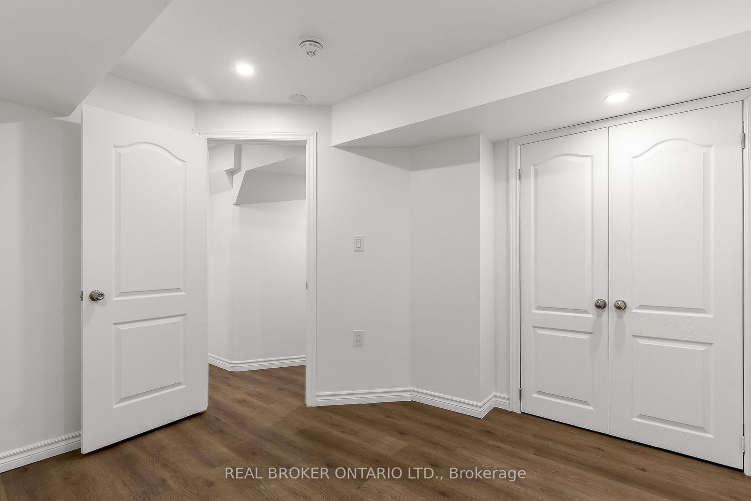 Detached House for lease at Basement-392 Clarkson Gate, Milton, Ontario, L9E 0B8 - Ford - MLS: W12896756