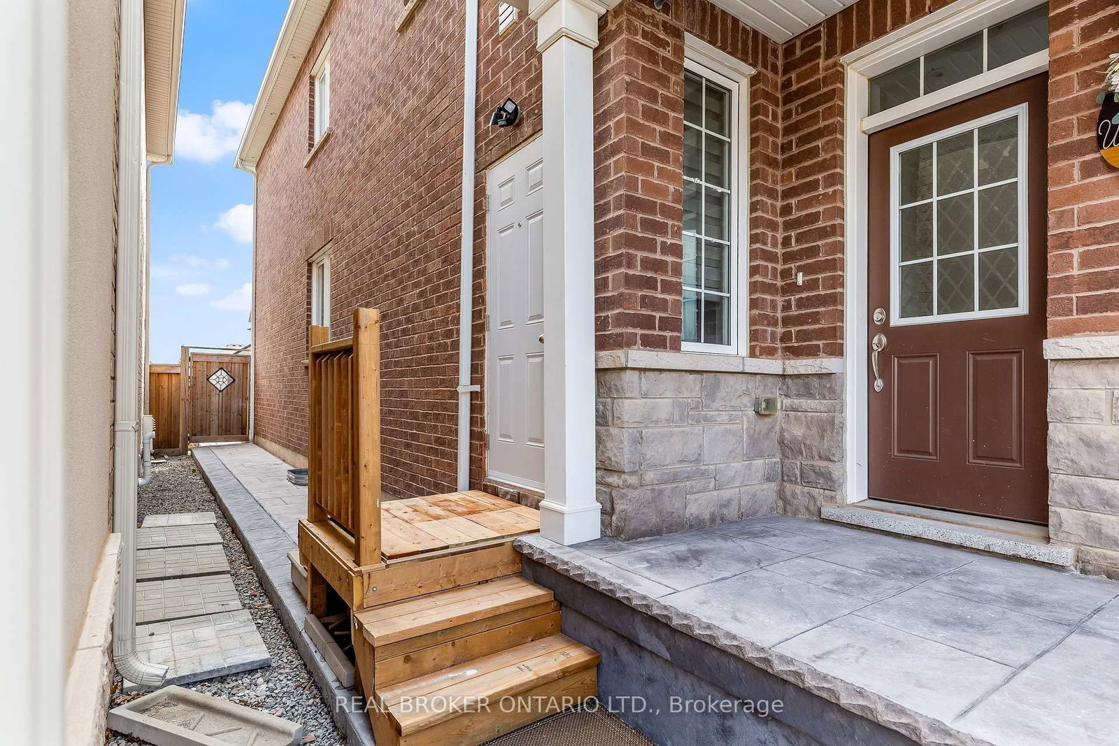 Detached House for lease at Basement-392 Clarkson Gate, Milton, Ontario, L9E 0B8 - Ford - MLS: W12896756