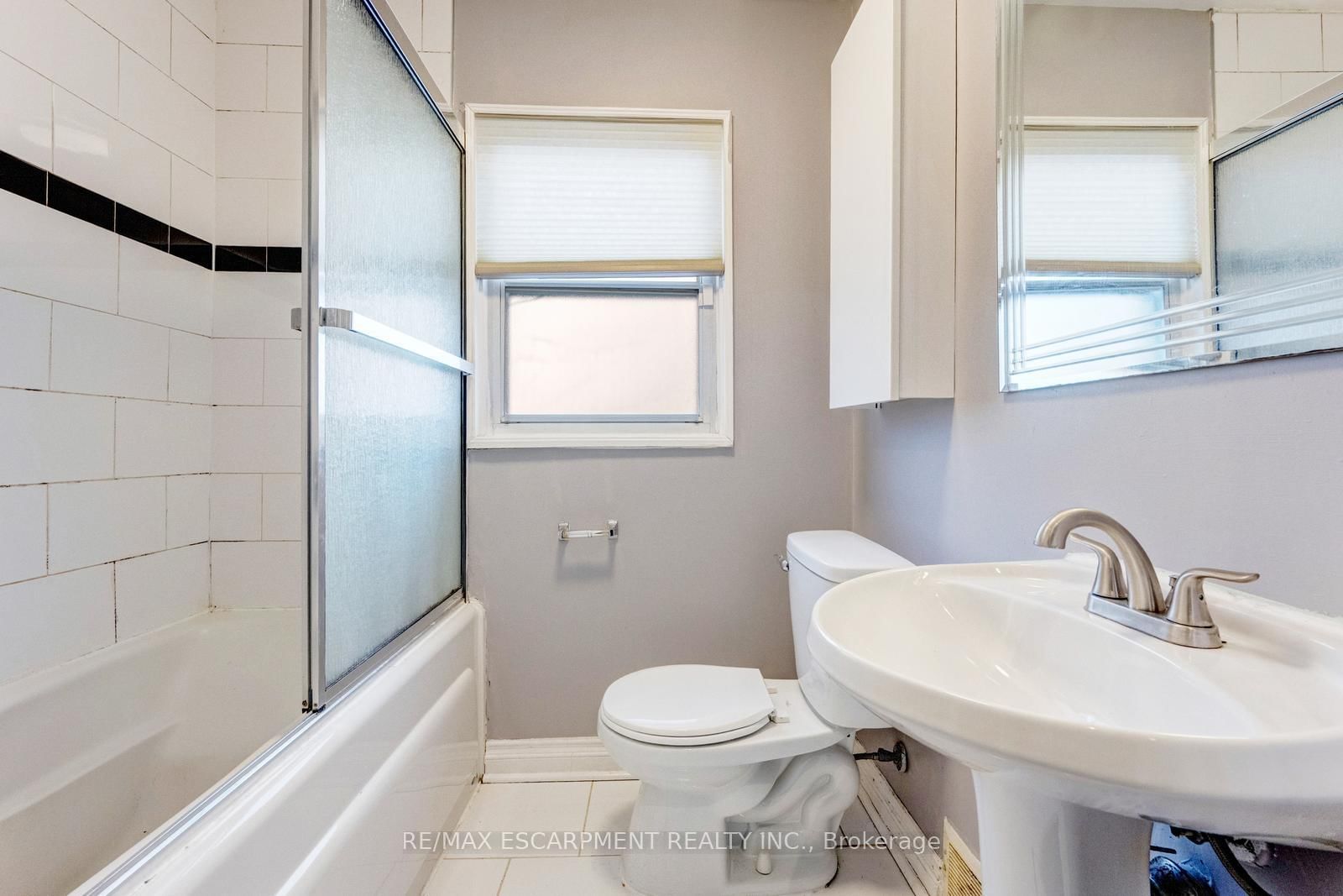 Detached House for sale at 16 Woodward Avenue, Brampton, Ontario, L6V 1K1 - Brampton North - MLS: W12896956