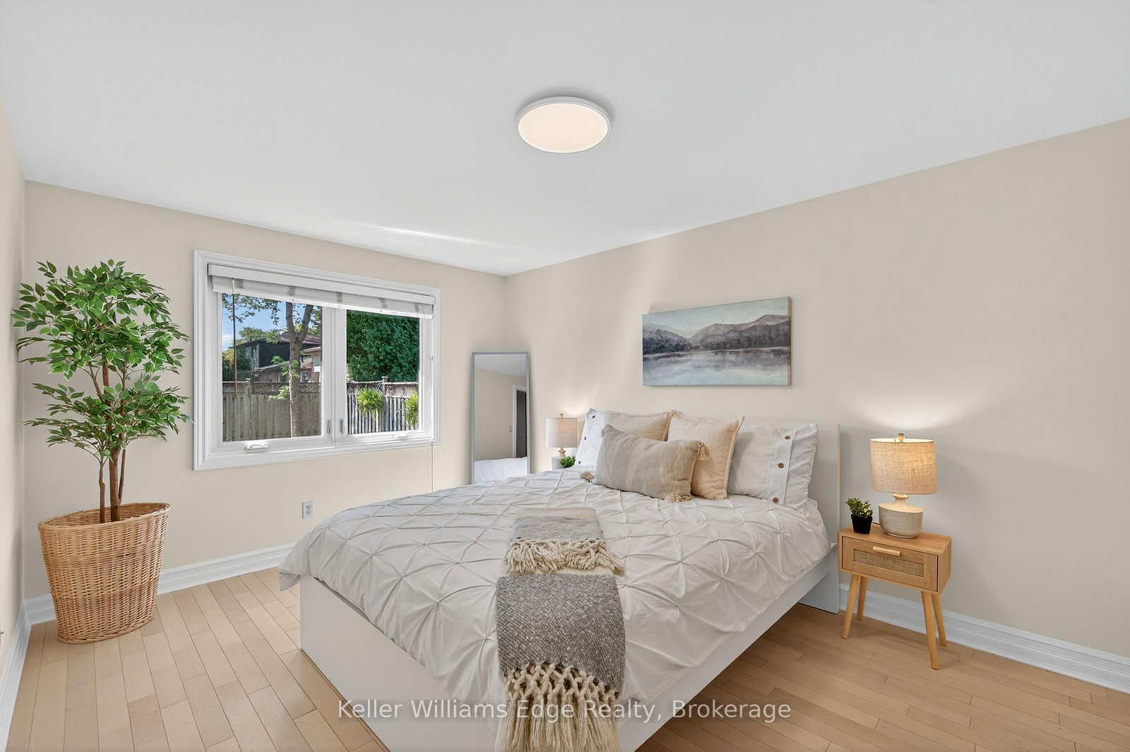 Detached House for sale at 400 Sunset Drive, Oakville, Ontario, L6L 3N2 - West - MLS: W12897010