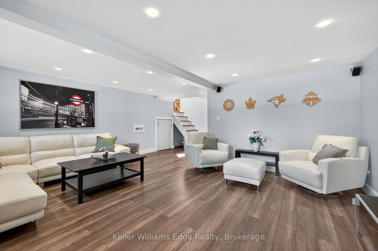 Detached House for sale at 400 Sunset Drive, Oakville, Ontario, L6L 3N2 - West - MLS: W12897010