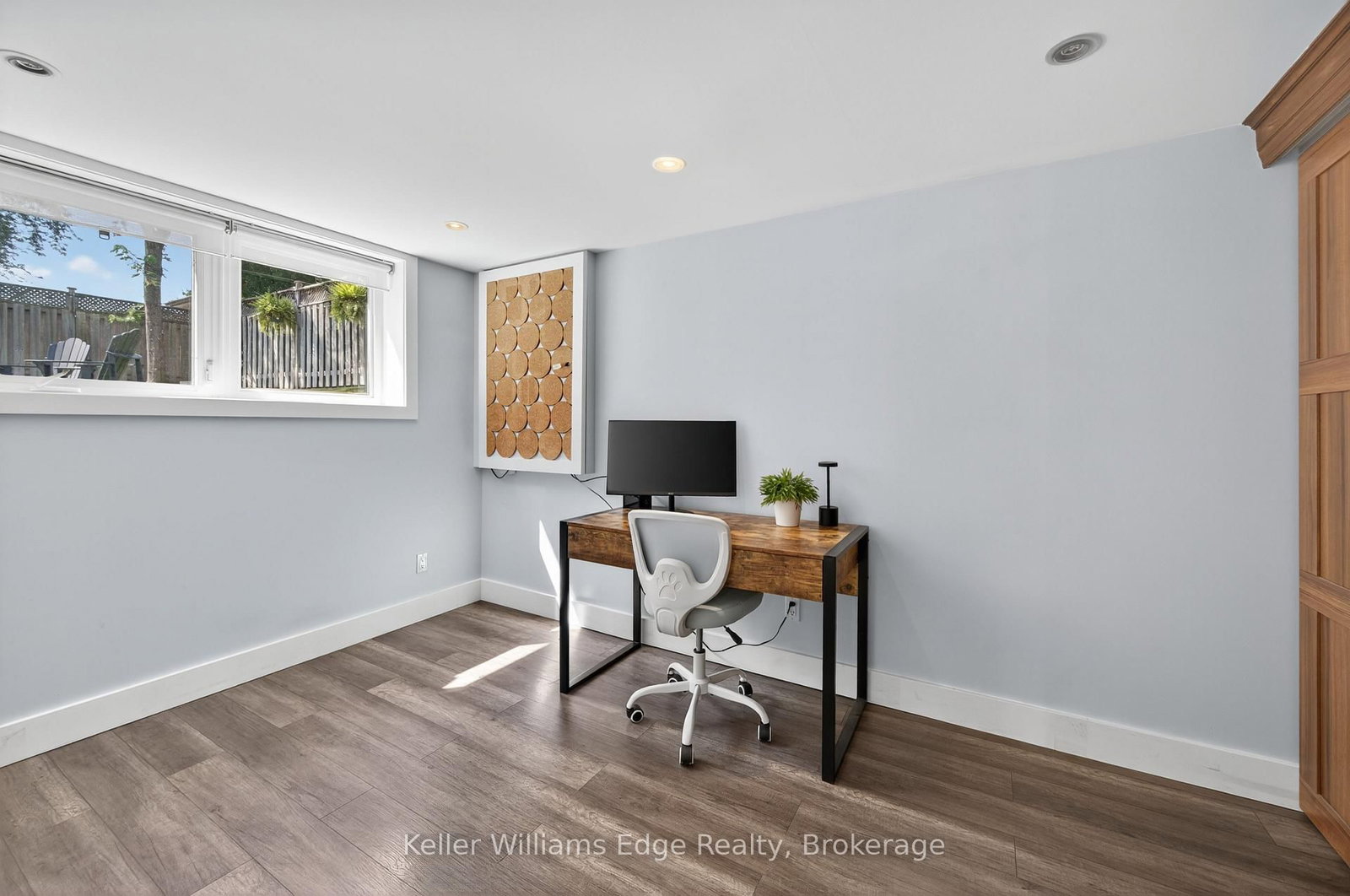 Detached House for sale at 400 Sunset Drive, Oakville, Ontario, L6L 3N2 - West - MLS: W12897010