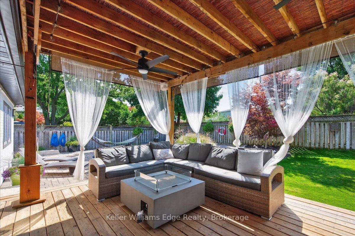 Detached House for sale at 400 Sunset Drive, Oakville, Ontario, L6L 3N2 - West - MLS: W12897010