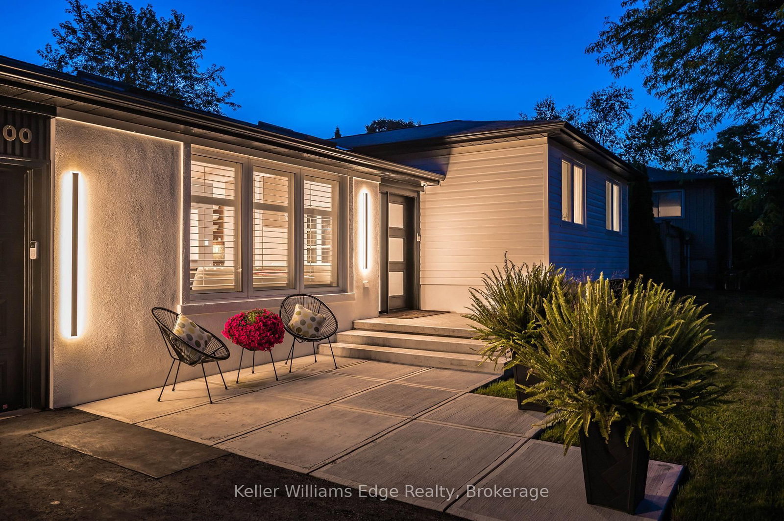 Detached House for sale at 400 Sunset Drive, Oakville, Ontario, L6L 3N2 - West - MLS: W12897010