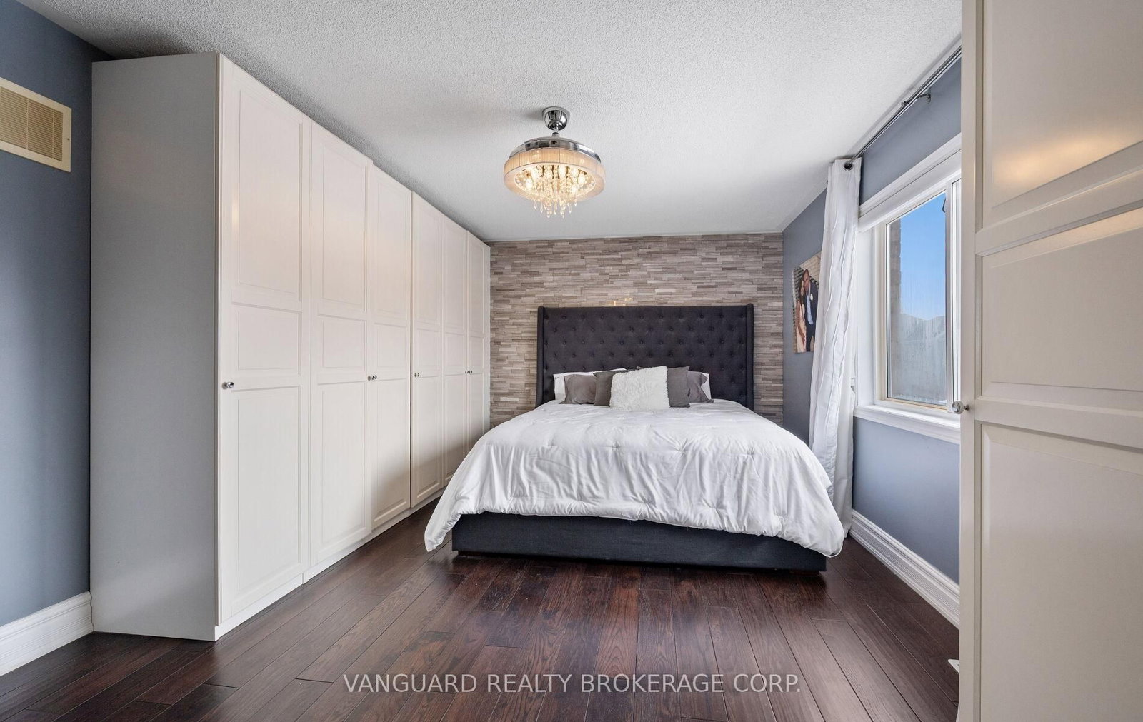 Detached House for sale at 1130 Little Crescent, Milton, Ontario, L9T 6T2 - Clarke - MLS: W12897178