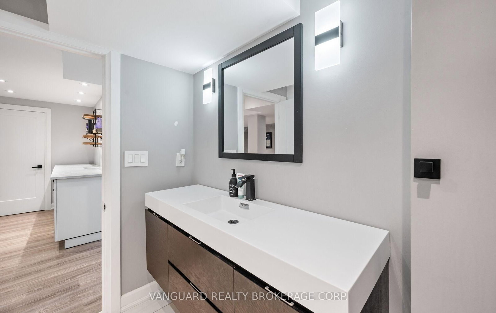 Detached House for sale at 1130 Little Crescent, Milton, Ontario, L9T 6T2 - Clarke - MLS: W12897178