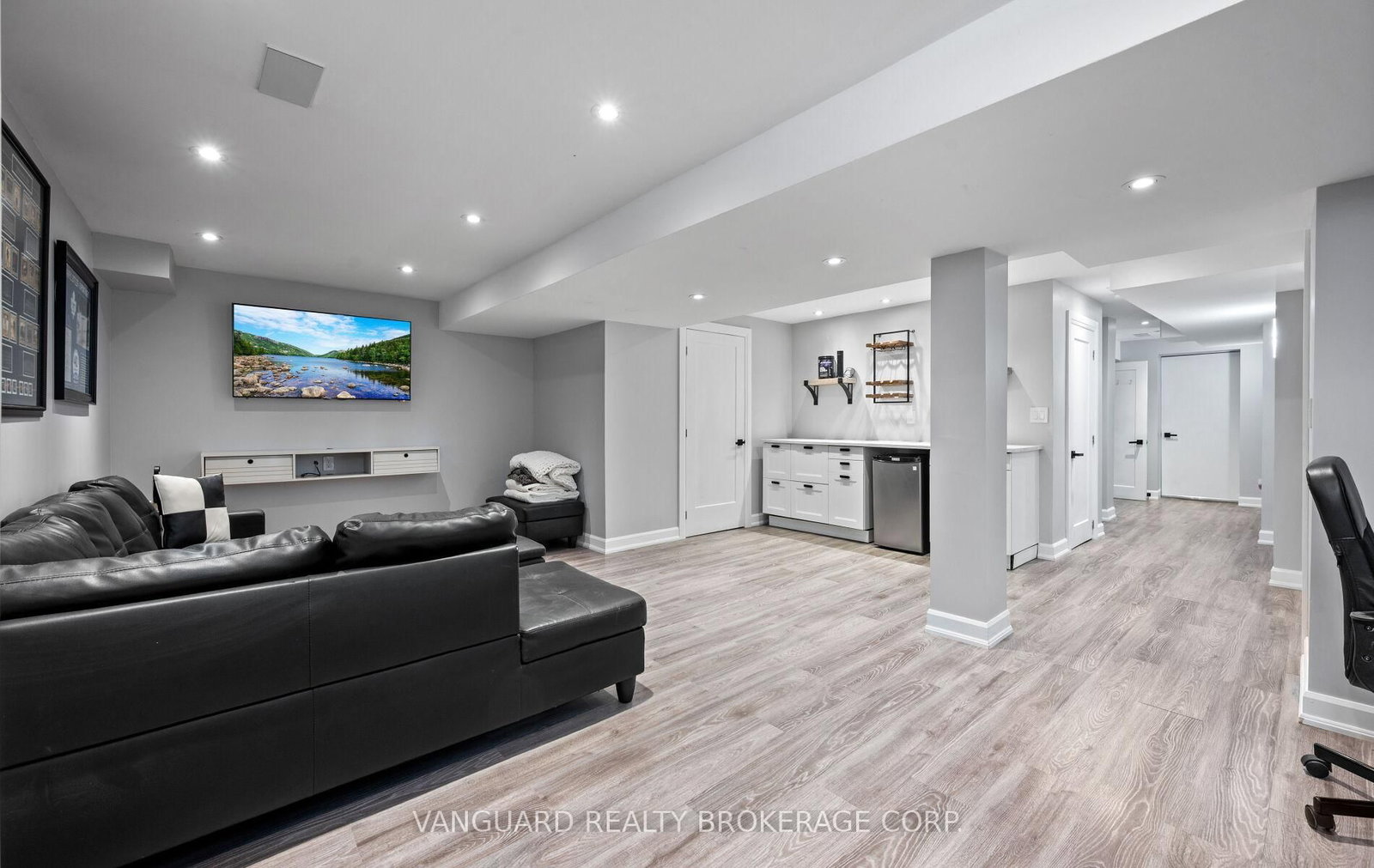 Detached House for sale at 1130 Little Crescent, Milton, Ontario, L9T 6T2 - Clarke - MLS: W12897178