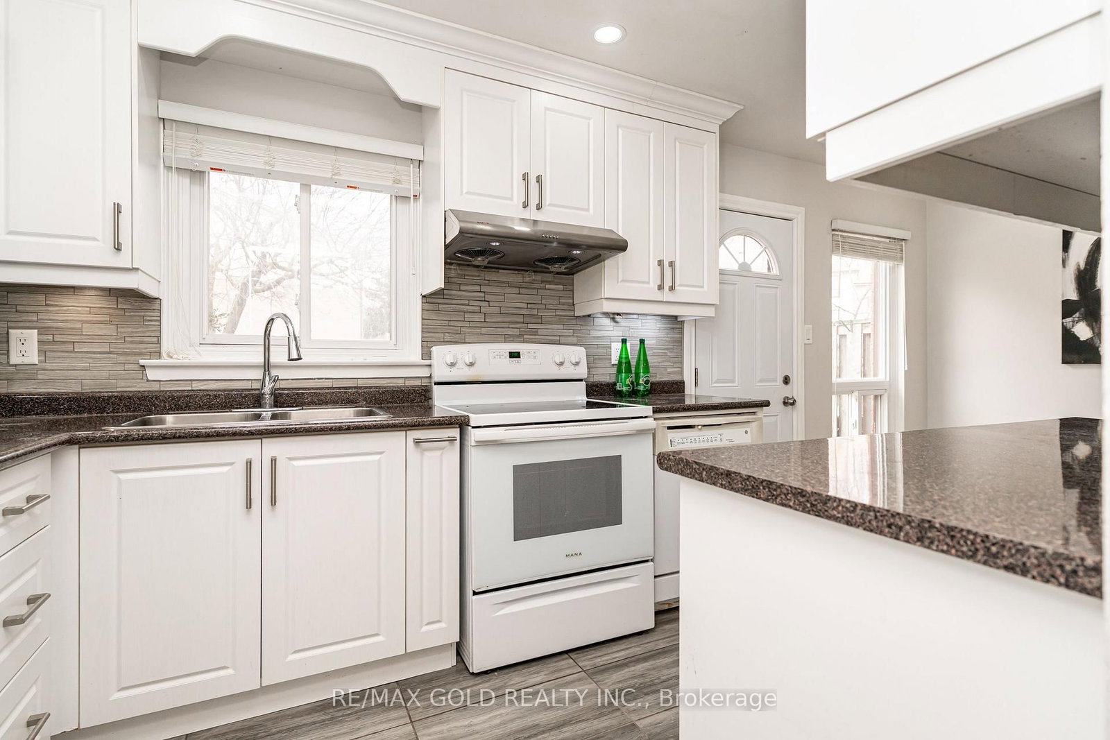 Townhouse for sale at 75-75 Mcmullen Crescent, Brampton, Ontario, L6S 3M2 - Central Park - MLS: W12897228