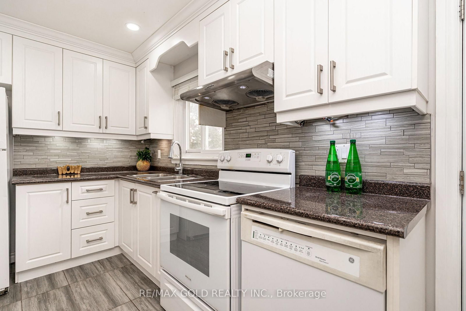 Townhouse for sale at 75-75 Mcmullen Crescent, Brampton, Ontario, L6S 3M2 - Central Park - MLS: W12897228