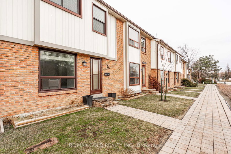 75 - 75 Mcmullen Cres, Brampton, L6S 3M2 | Image 3